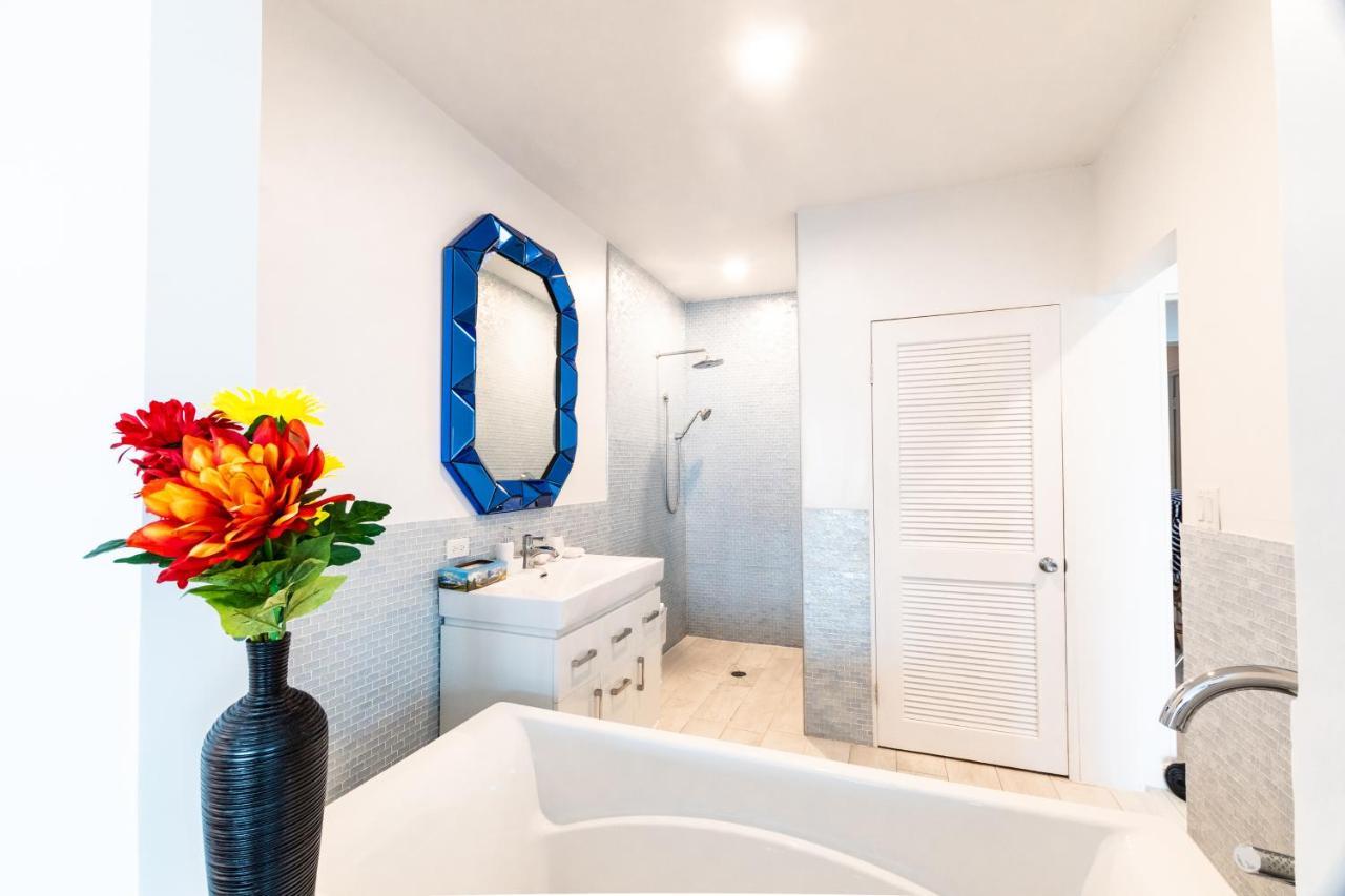 Caprice 9 - Oceanfront Villa - Gated Community With Pool Nassau Exteriör bild