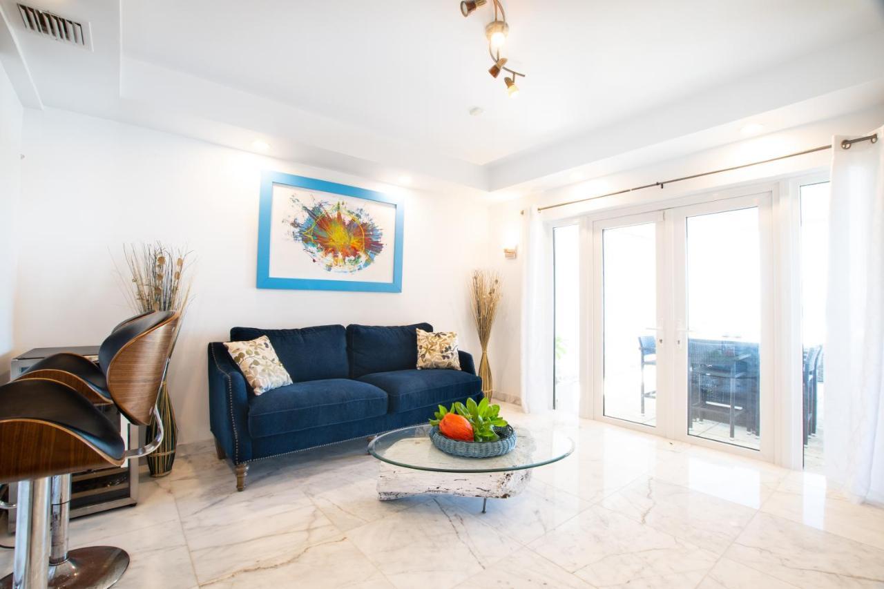 Caprice 9 - Oceanfront Villa - Gated Community With Pool Nassau Exteriör bild